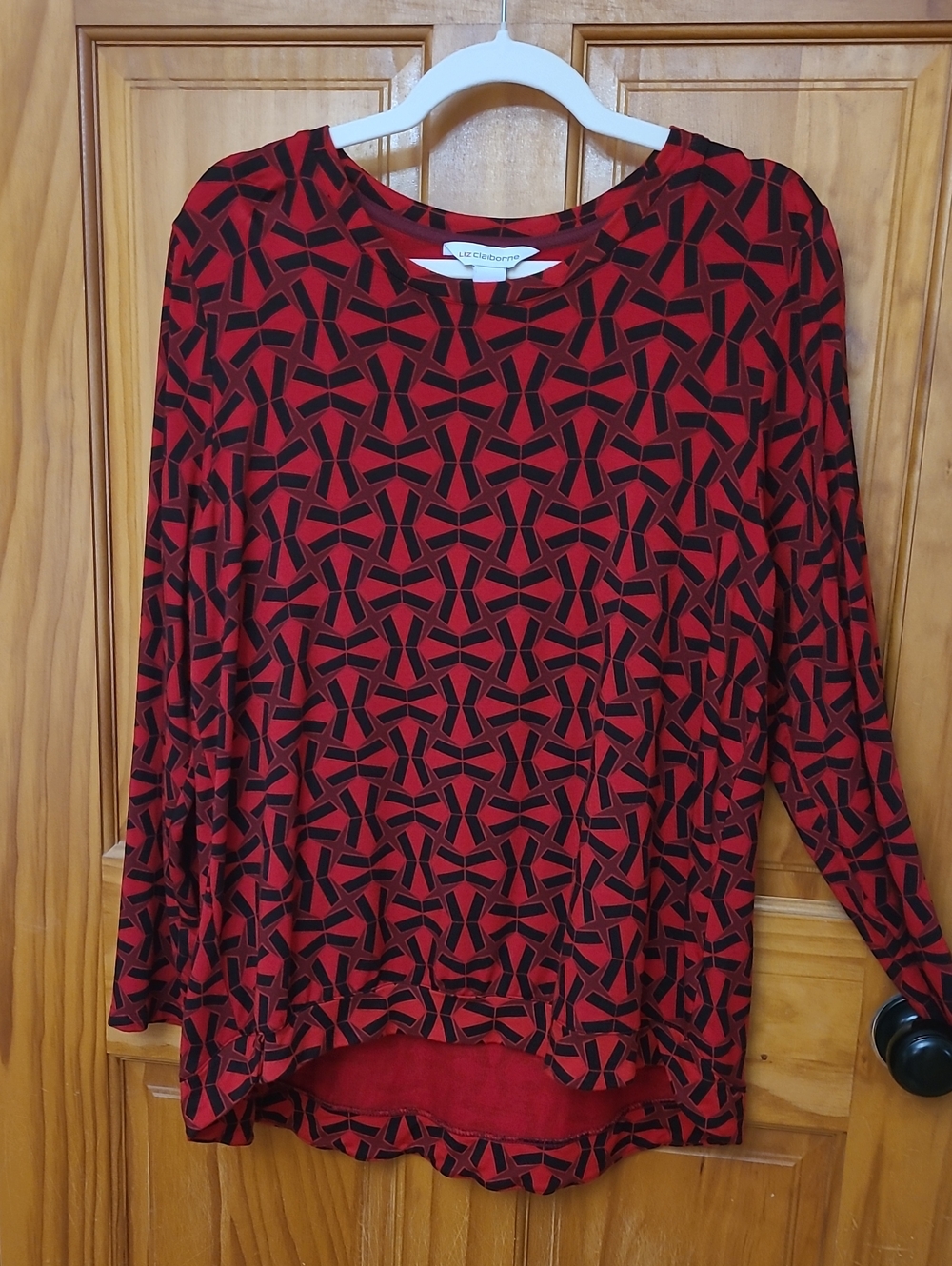 Liz Claiborne Red and Black Geometric Long-Sleeve Top